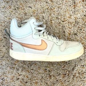 High top classic Nike sneakers